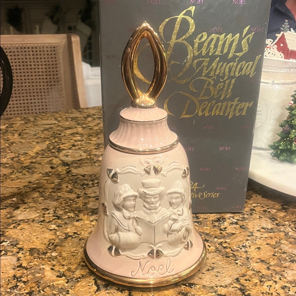 Vintage 1984 Jim beam Noel 11” musical bell pink/cream decanter executive series